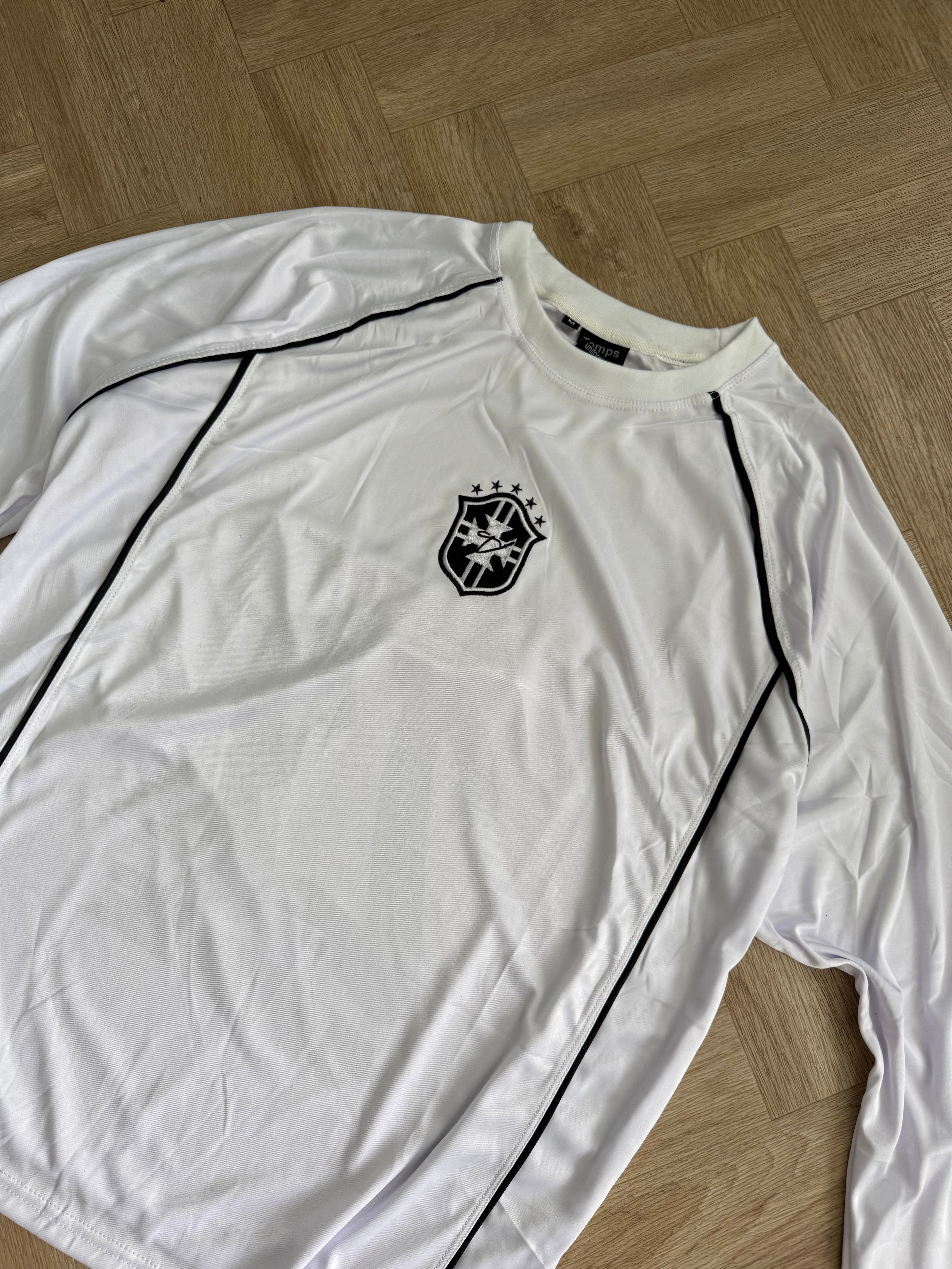 BRAZIL 22 FOOTBALL T-SHIRT (LONGSLEEVE)